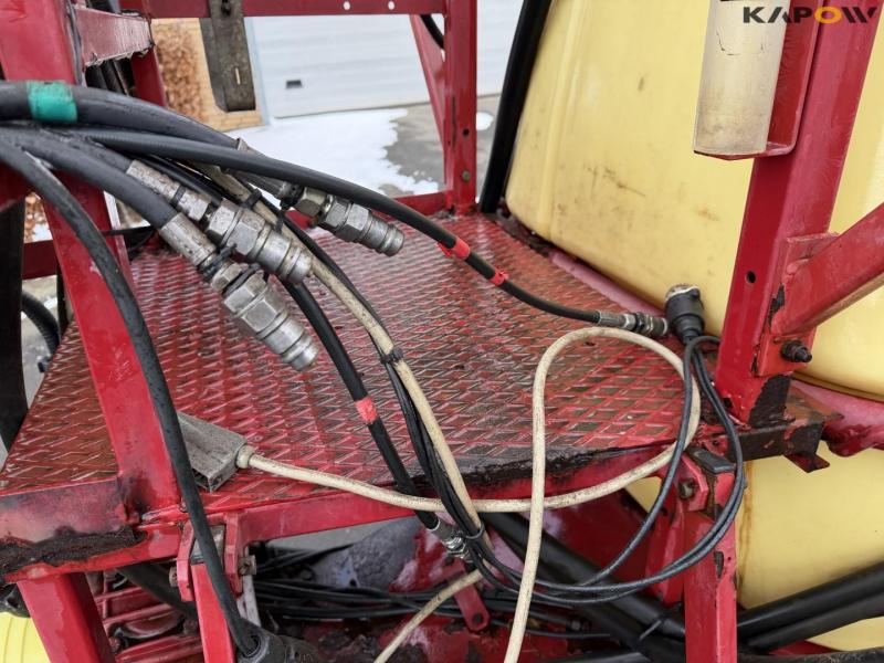 Hardi trailer sprayer 18