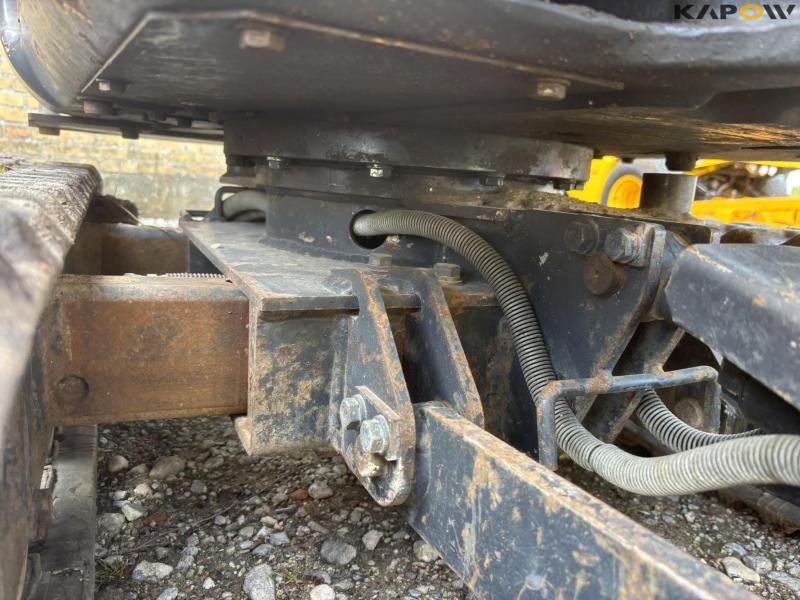 Hitachi Zaxis 10U-2 YSR mini excavator with buckets 22