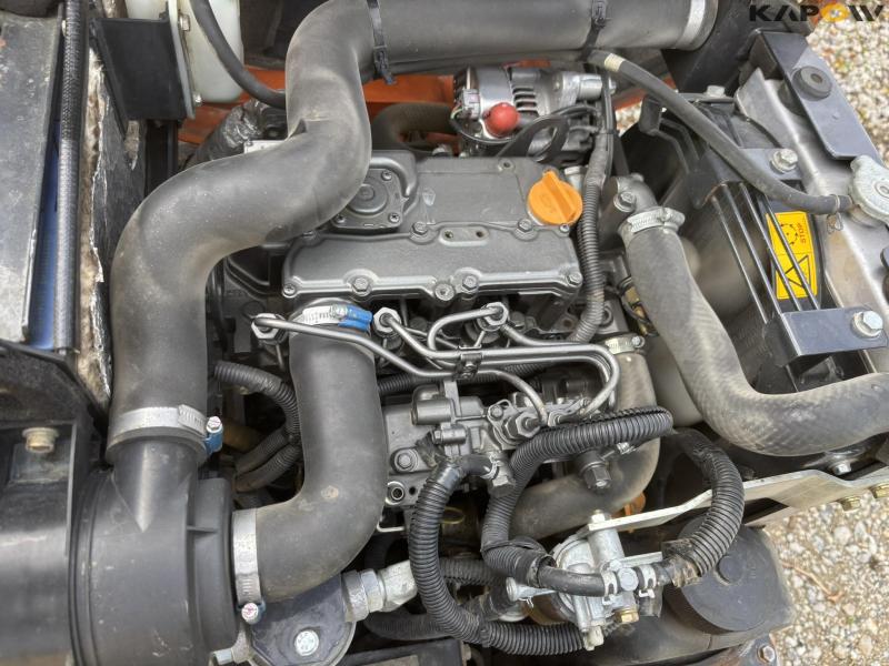 Hitachi Zaxis 10U-2 YSR mini excavator with buckets 31