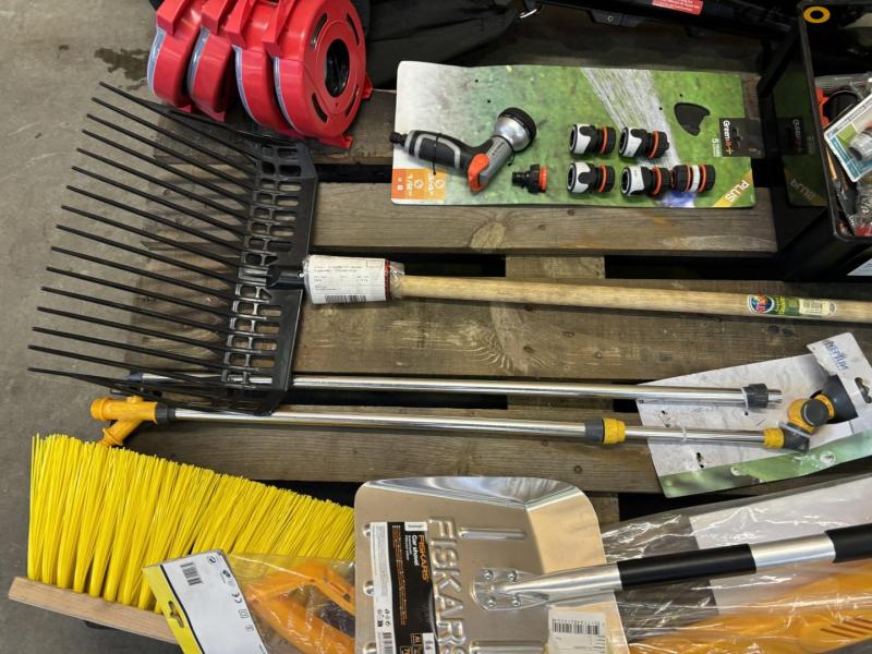Garden tools - new 10