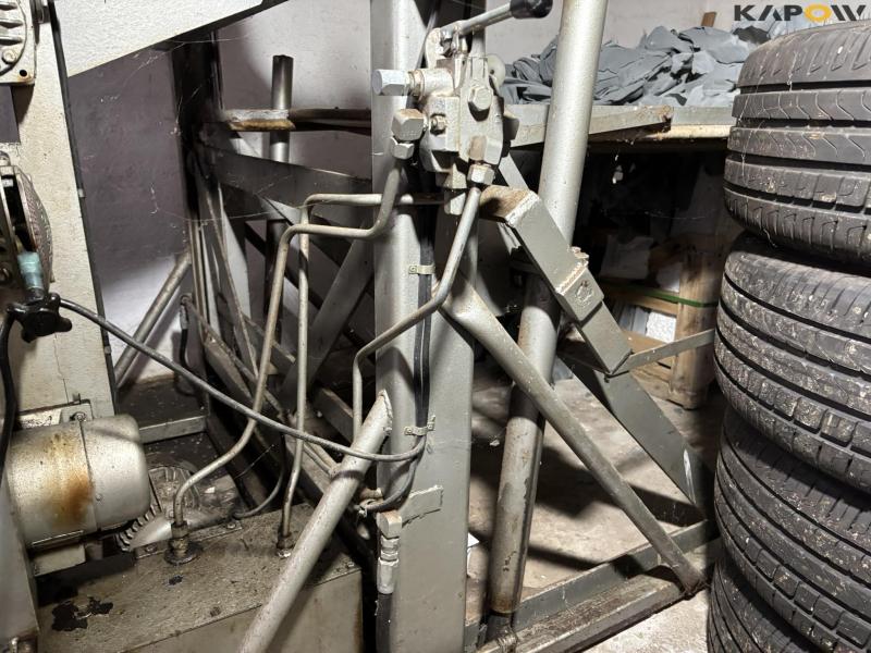 HC Jensen fruit sorting belt and table 9