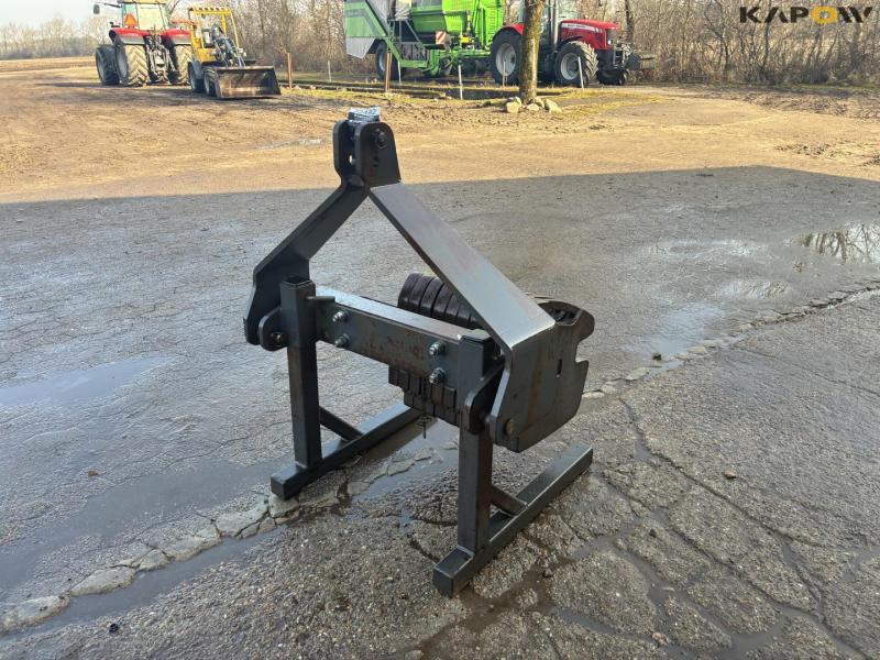 HE-VA front frame with Agco weight discs 3