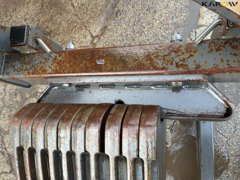 HE-VA front frame with Agco weight discs 6