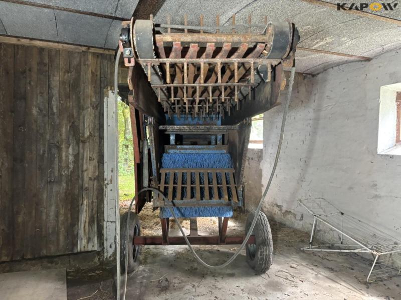 Herborg beet cleaner with elevator 7