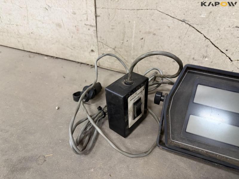 Hesston 4900 big baler 36