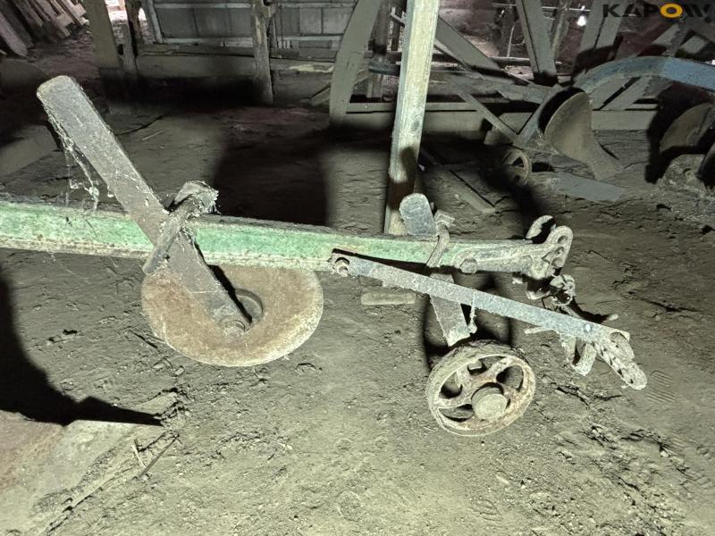 Horse plow 7