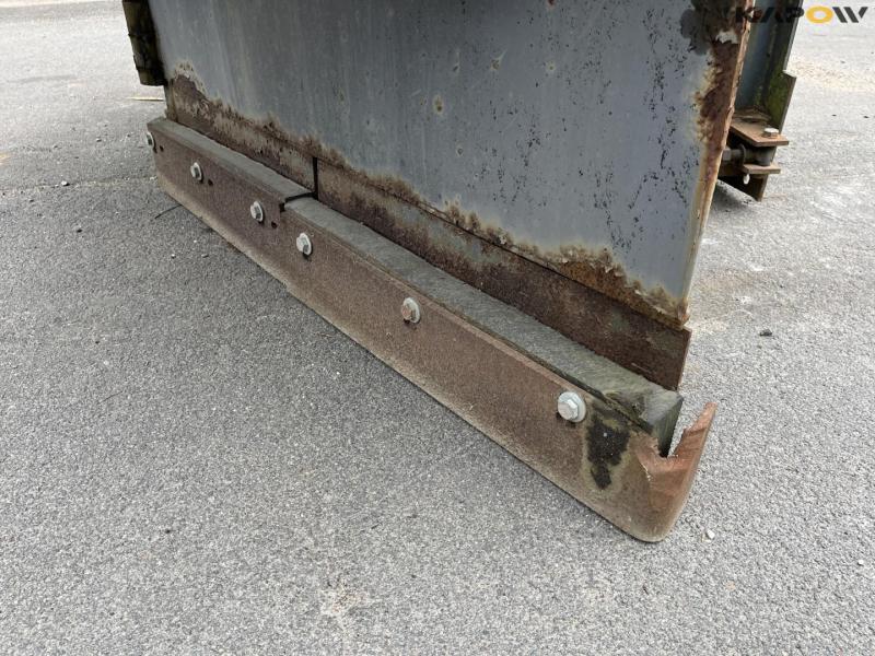 Hi Holms PV-3.2 pointed snow plow 9