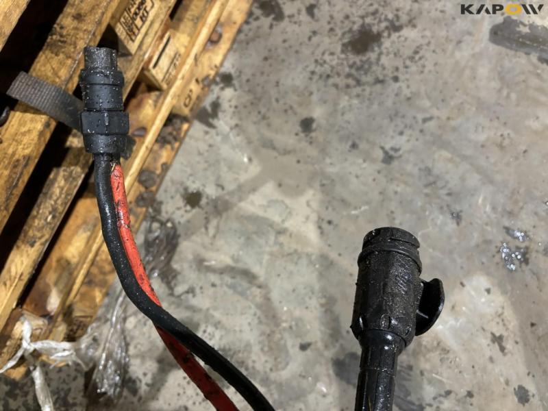 Hilltip salt spreader 18