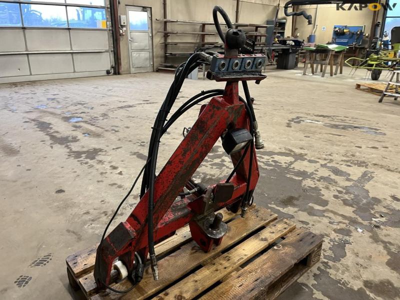 Hitch with three-point suspension 3