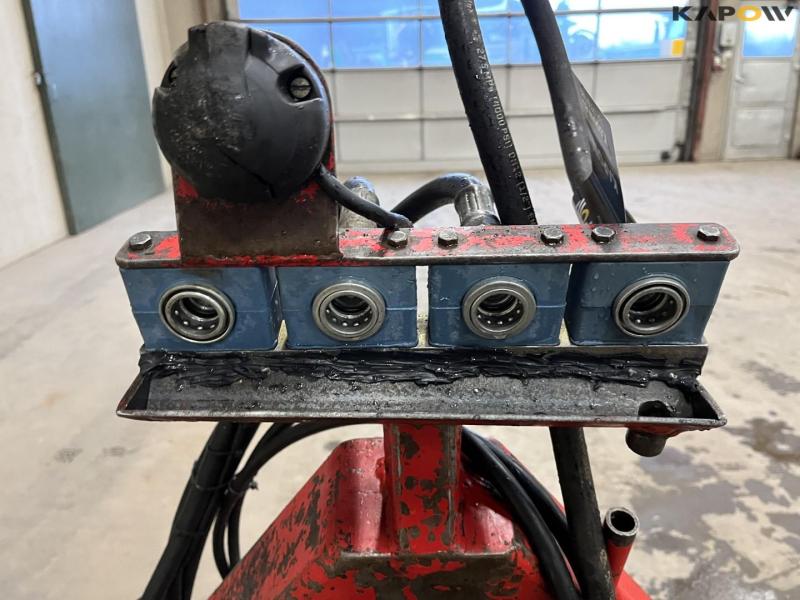 Hitch with three-point suspension 10