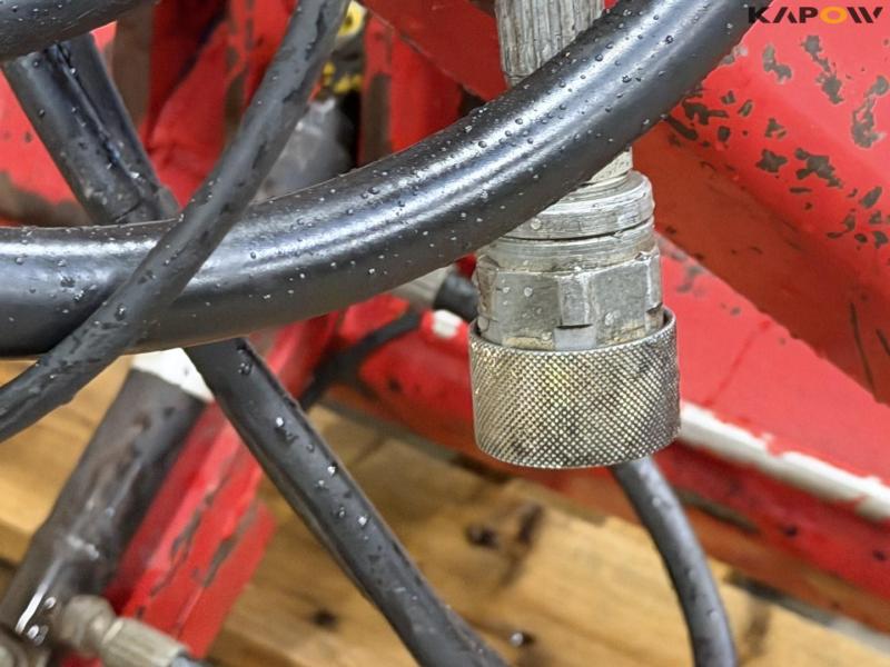 Three-point hitch 14