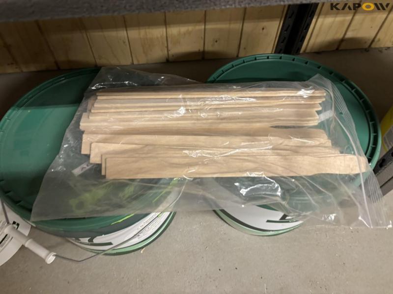 Auxiliary materials 52