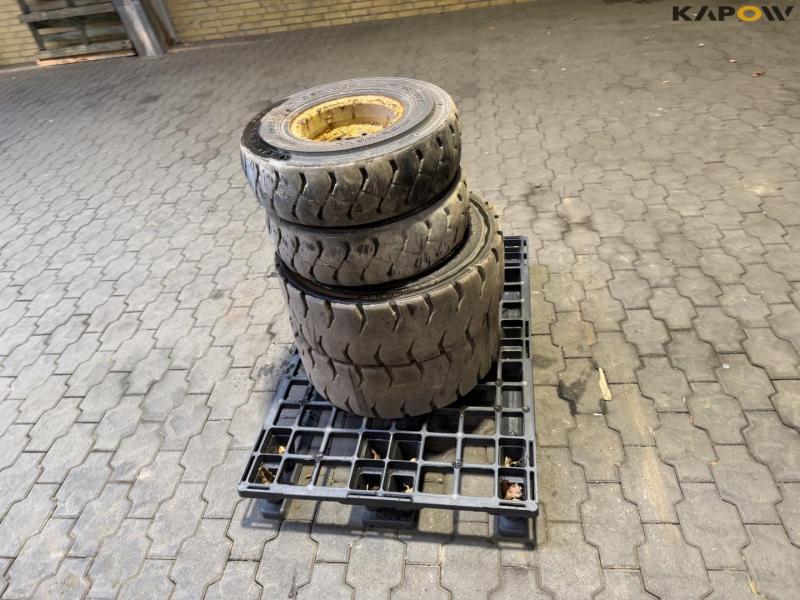 Wheels in different sizes - 4pcs 8