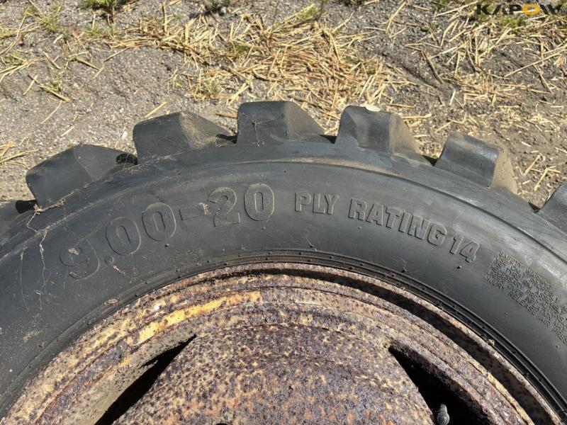 Wheel with unused tire 6