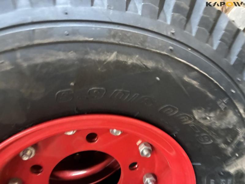 Wheels and tires 17