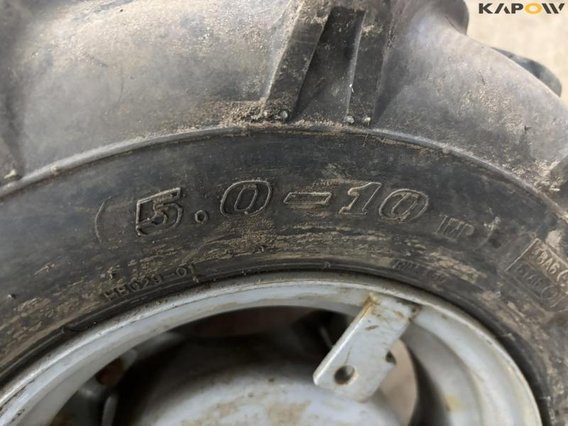 Wheels for implement carriers 7