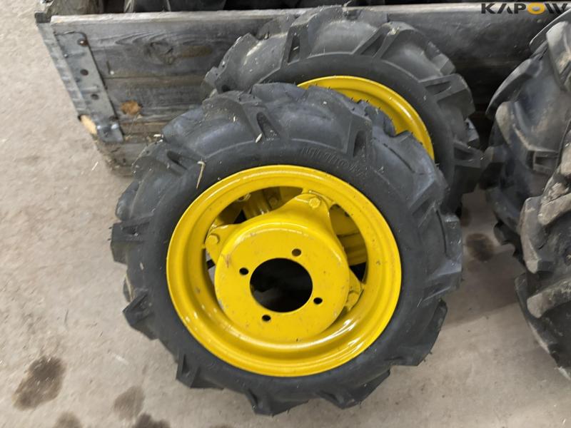 Wheels for implement carriers 9