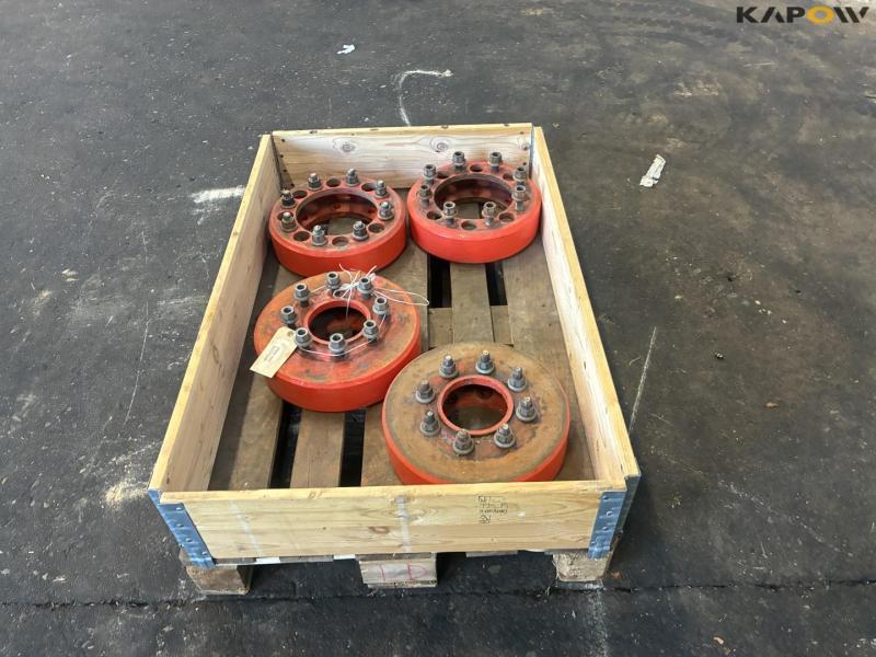 Wheel spacers for Claas 6