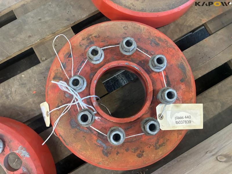 Wheel spacers for Claas 10