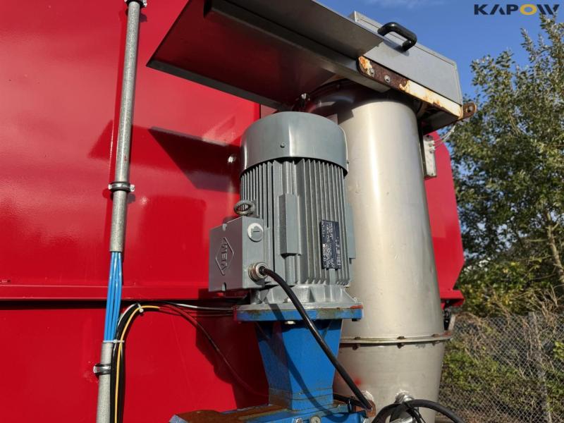 HM 12/16 auger carriage 22