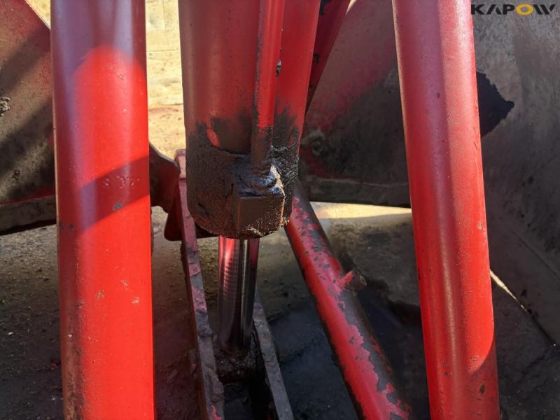 HMF 1560 K3 crane on skid steer 78