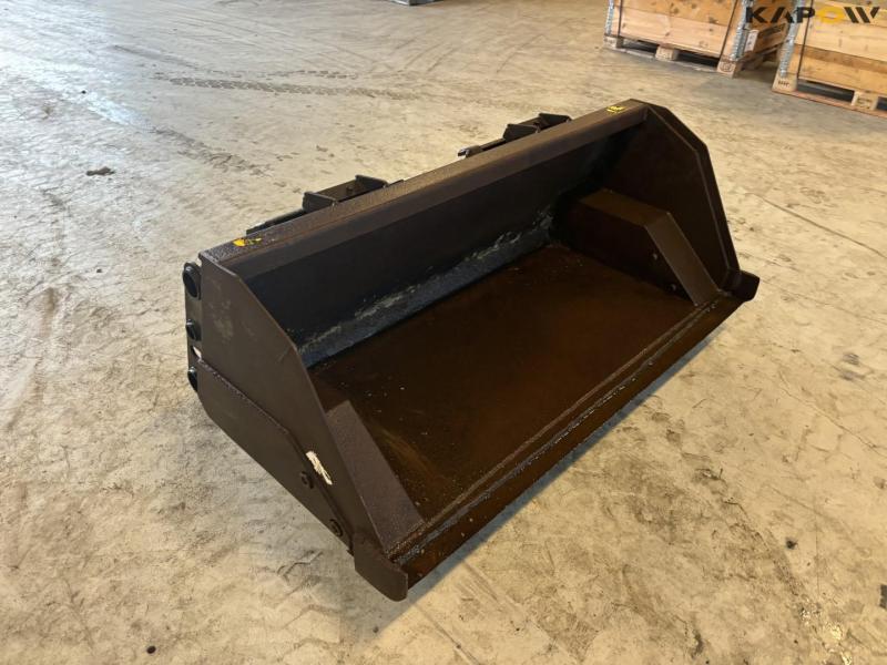 High-tip bucket with bobcat attachment 3