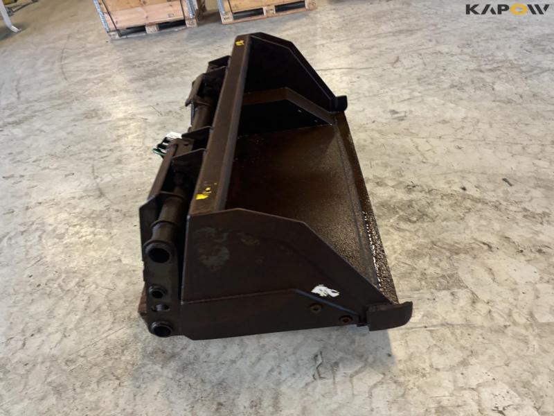 High-tip bucket with bobcat attachment 4