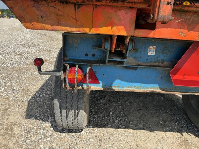High-dump truck 17