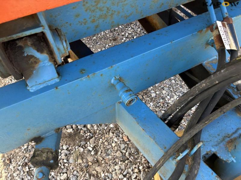 High-dump truck 25