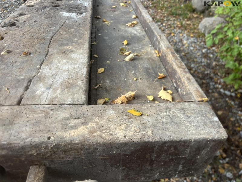 Planing bench with tools 11