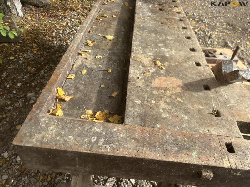 Planing bench with tools 19