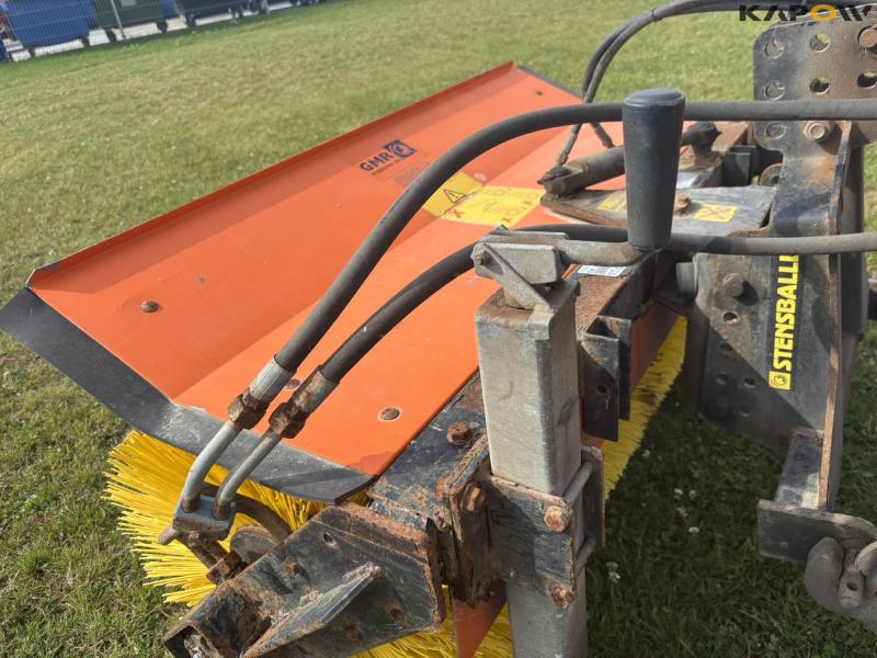 Holder C 2.34 with sweeper and salt spreader 13