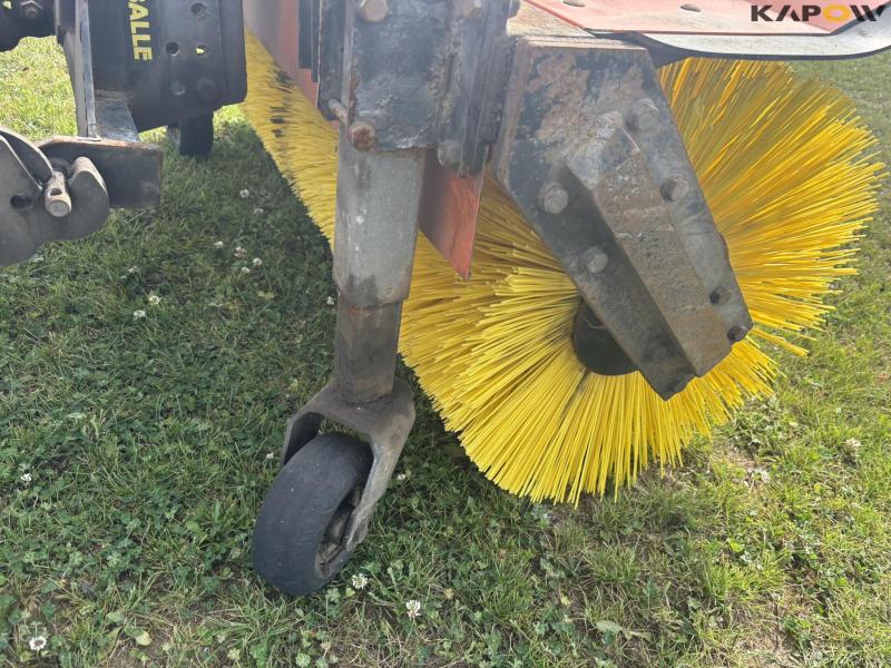 Holder C 2.34 with sweeper and salt spreader 18