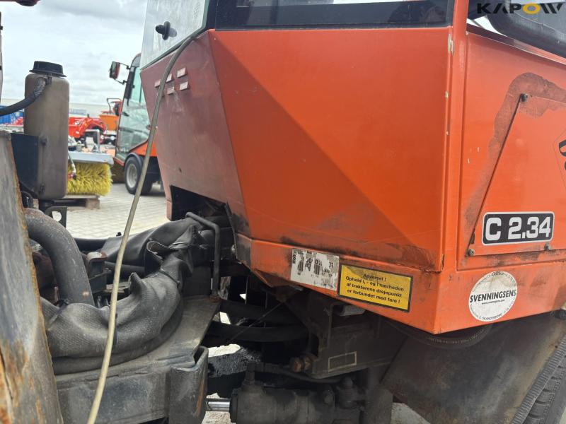 Holder C2 2.34 Basic with sweeper and salt spreader 32