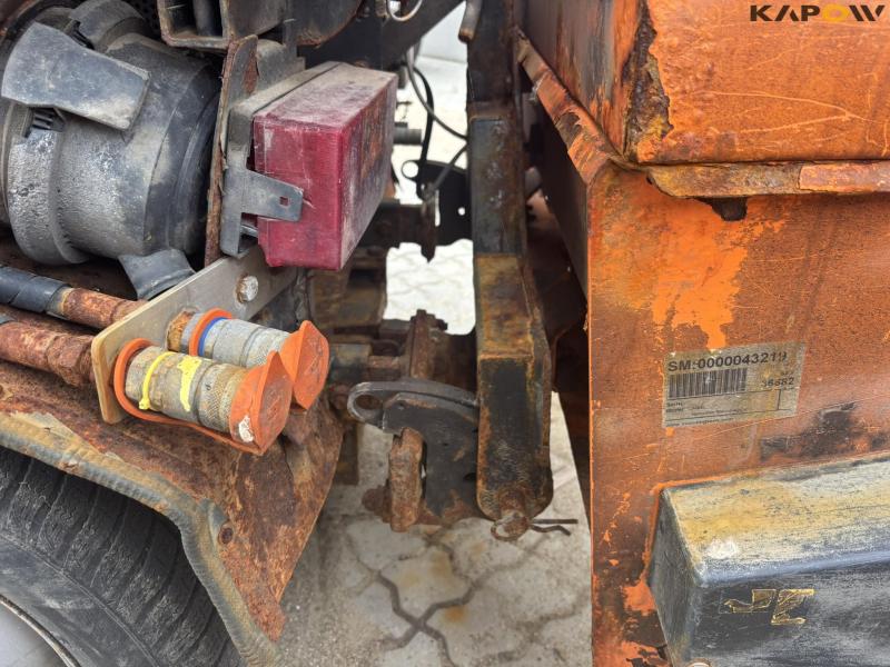 Holder C2 2.34 Basic with sweeper and salt spreader 53