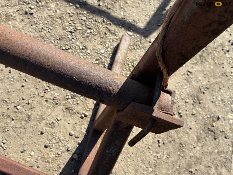 Holder for silo foil 12