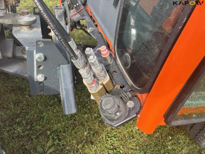 Holder X45 with sweeper and salt spreader 72