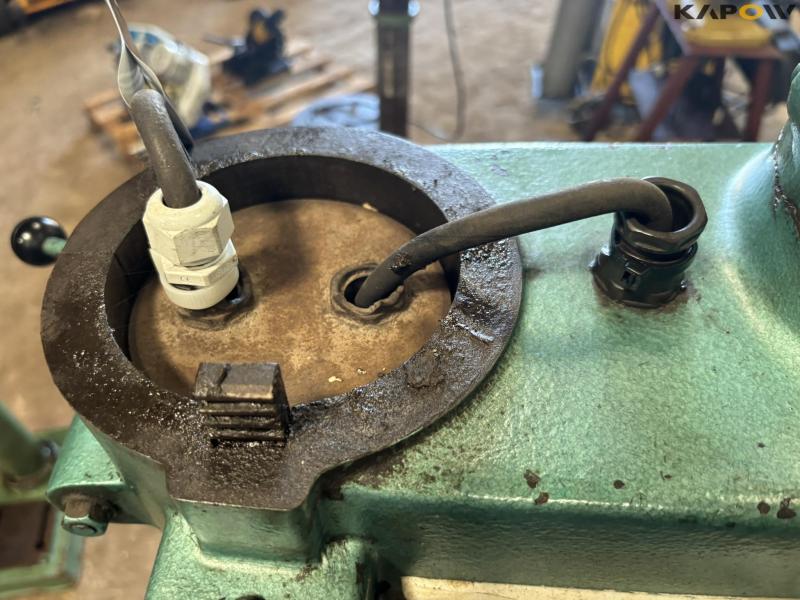 Holstebro SB25 pillar drilling machine 9