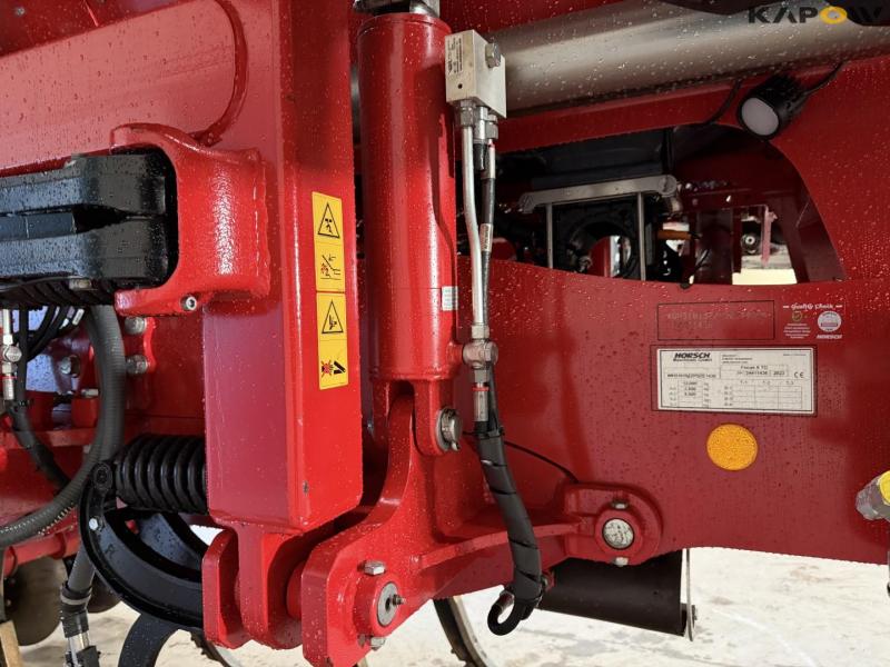 Horsch Focus 6 TD seed drill 33