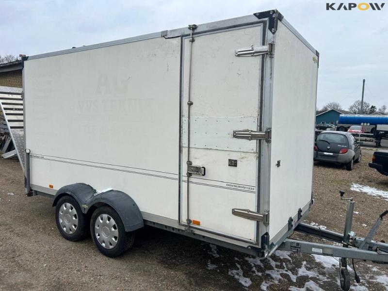 Humbaur closed trailer with workshop equipment 5