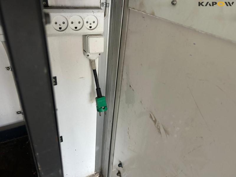 Humbaur closed trailer with workshop equipment 22