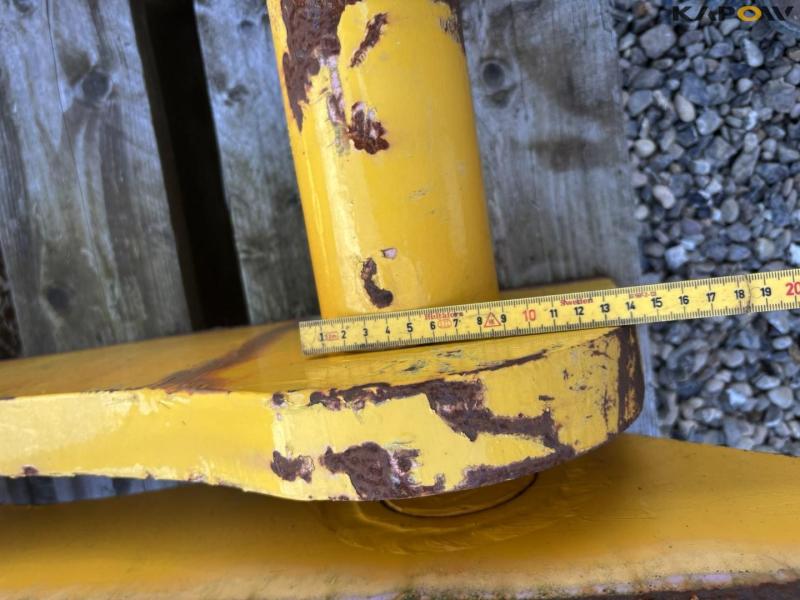 Quick hitch and Weld-on hitch 32