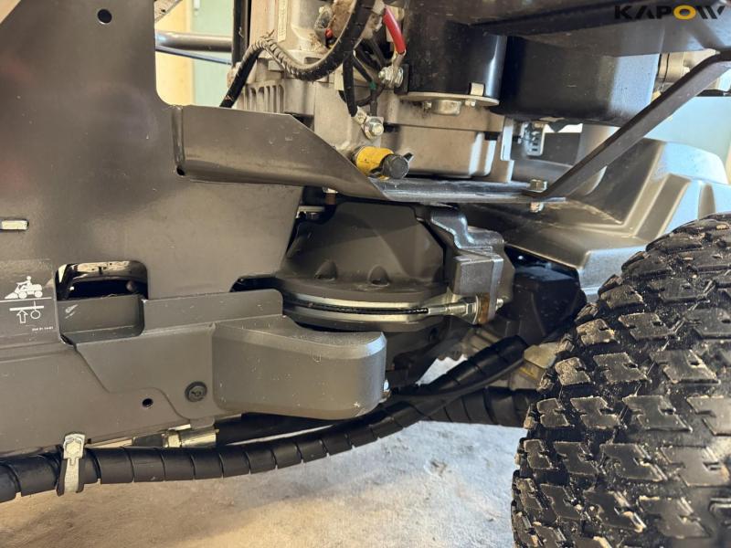 Husqvarna R216T AWD lawn mower 24