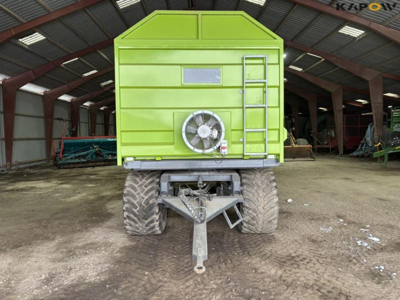 Hvamø 2 axle trailer with 2 way tipper 2
