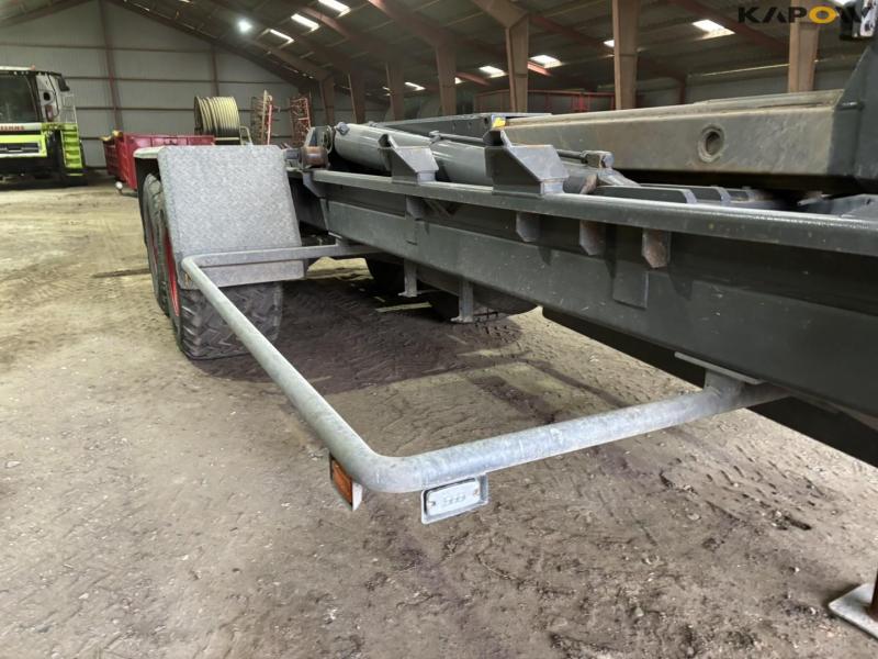 Hvamø hook lift with its own hydraulics 15