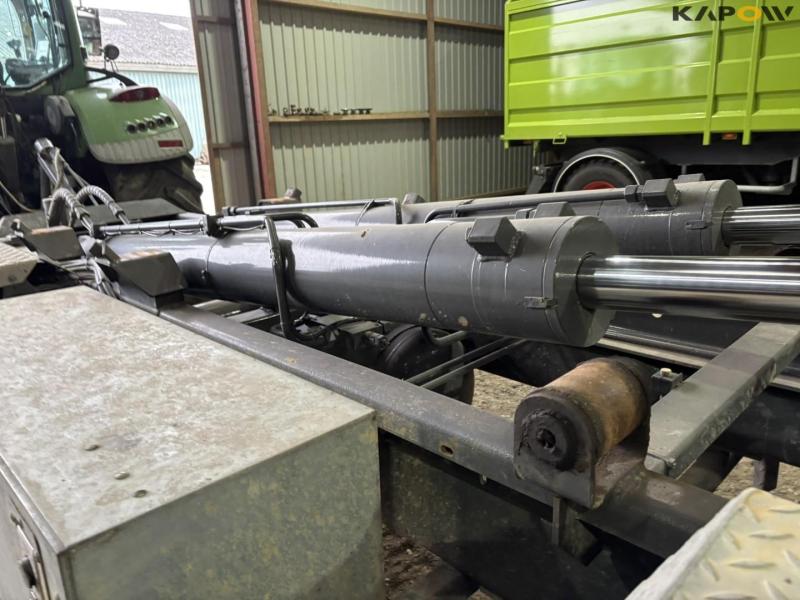 Hvamø hook lift with its own hydraulics 62