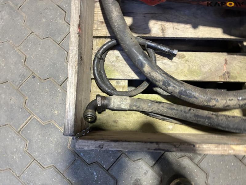 Hydraulic motor 18