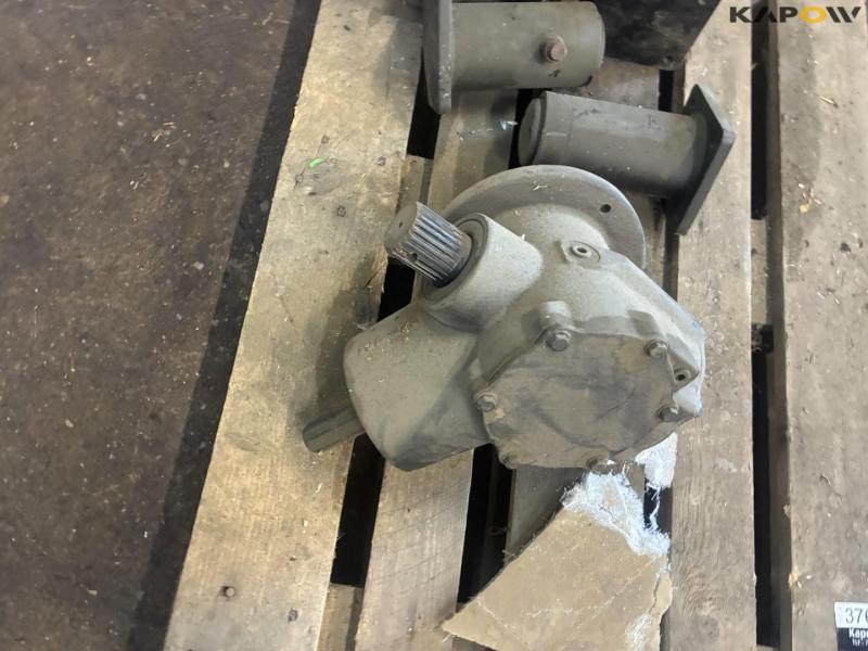 Hydraulics and gears 17