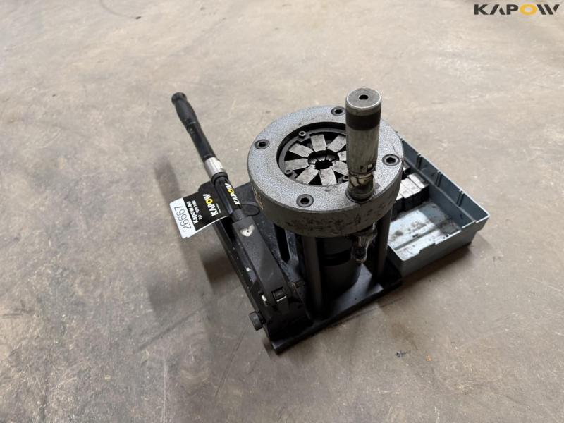 Hydraulic hose crimper 5