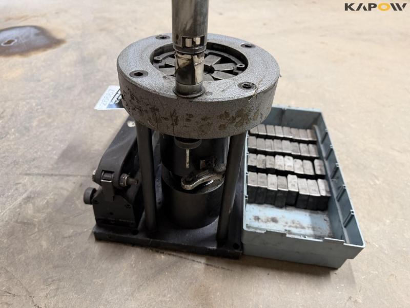 Hydraulic hose crimper 6